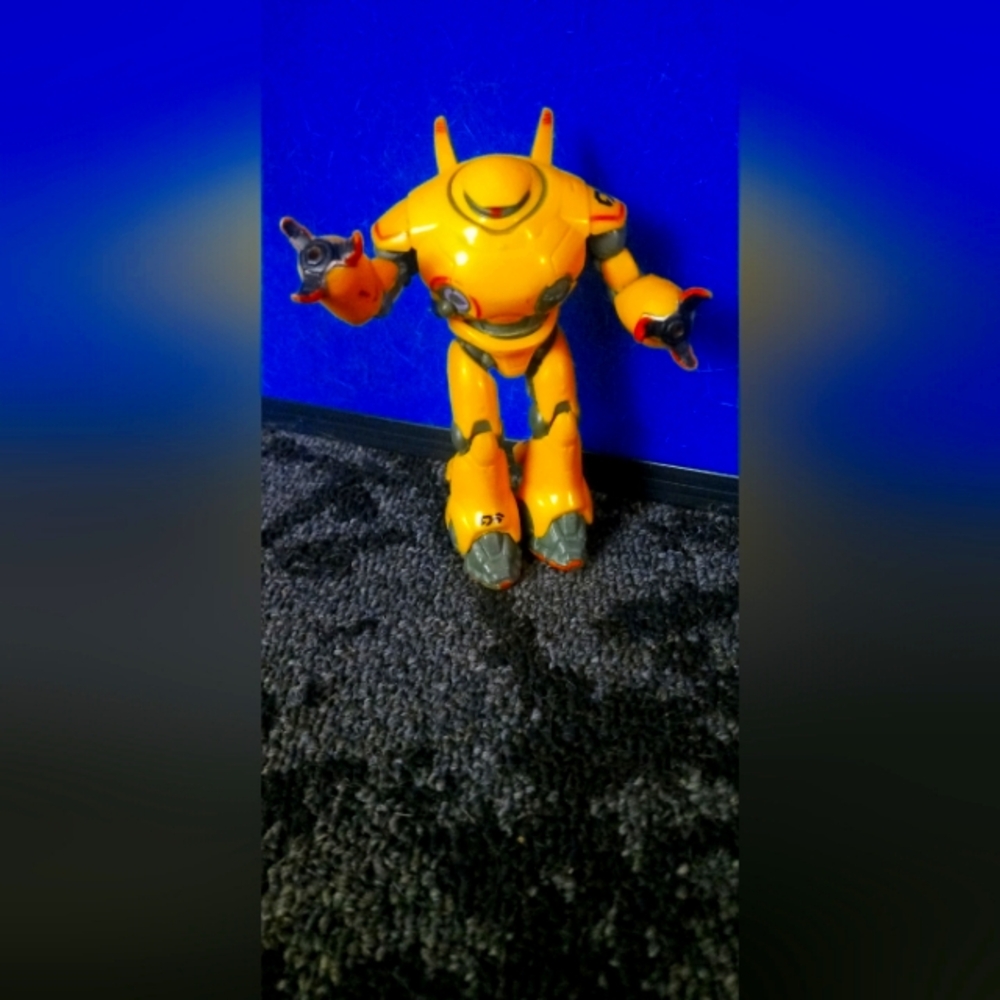 Buzz lighting Yellow Robot Action Figure